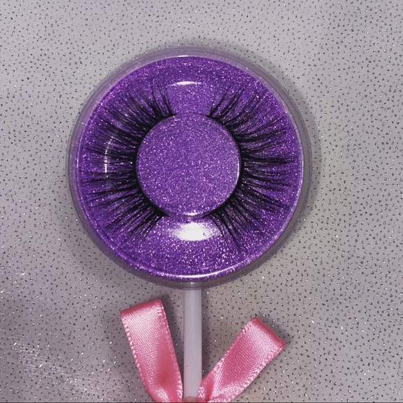Roxanne Beauty lashes - Picture 2 of 7